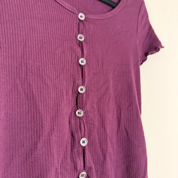 Harlow Cropped Burgundy Ribbed Button-Up Crop Top | Lettuce Hem | Size Small - Picture 3 of 4